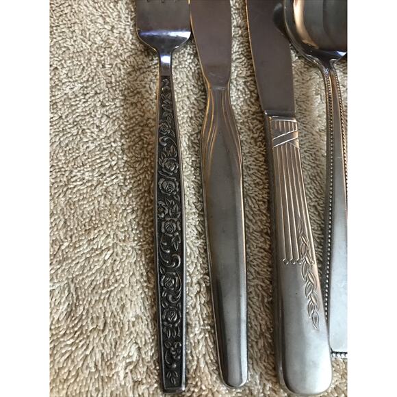 Vintage Lot of Silverware Some Tarnished Fork Spoons And Knifes Mixed 7 Pcs - Picture 2 of 7